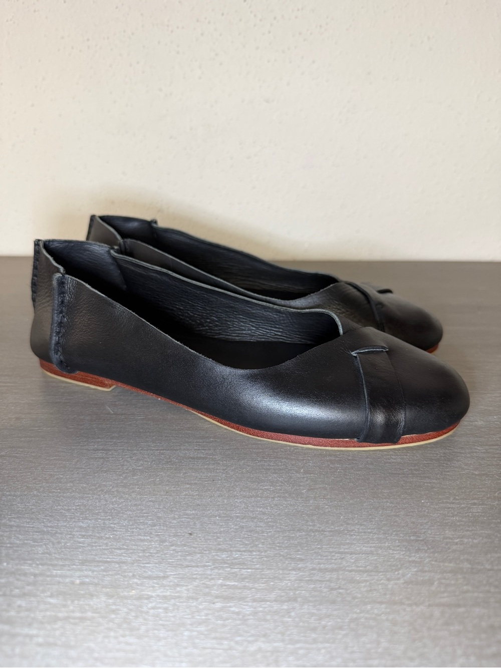 ELF Black Leather Ballet Flats Handcrafted Crossover Strap Footwear Shoes Size 8